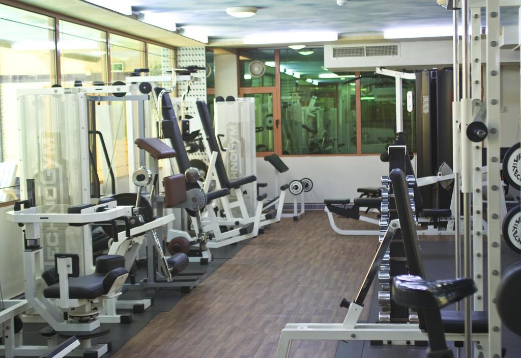 Swiss International Palace Hotel Al-Manamah Bagian luar foto